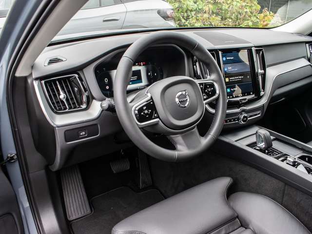 Volvo  B4 AWD Plus Dark MATRIX ACC AUT EL. HECK LM