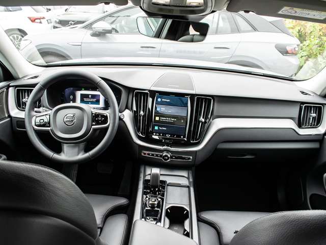 Volvo  B4 AWD Plus Dark MATRIX ACC AUT EL. HECK LM