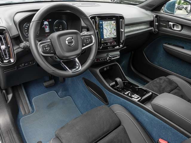 Volvo  T4 2WD Ultimate Bright Plug-In
