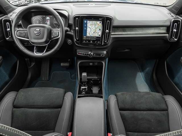 Volvo  T4 2WD Ultimate Bright Plug-In