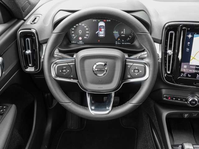 Volvo  T4 2WD Core Plug-In LED Kamera