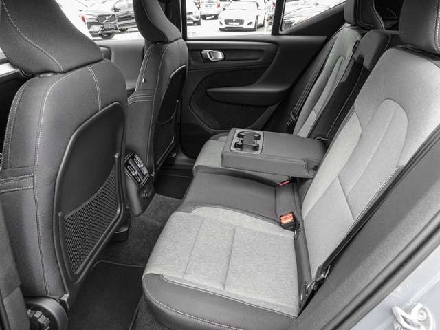 Volvo  T4 2WD Core Plug-In LED Kamera