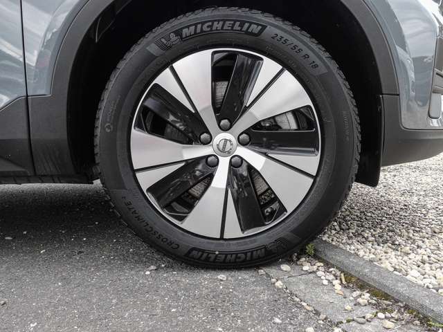 Volvo  T4 2WD Core Plug-In LED Kamera