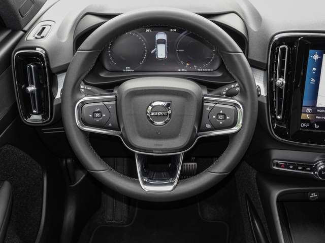 Volvo  T4 2WD Core Plug-In LED Kamera