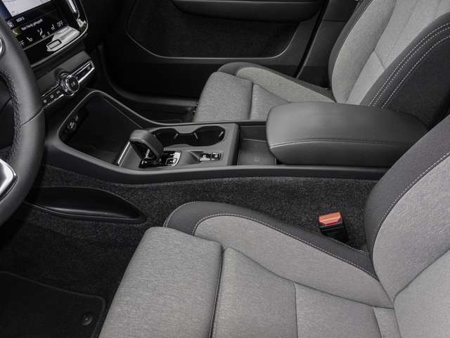 Volvo  T4 2WD Core Plug-In LED Kamera