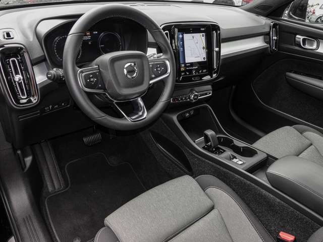 Volvo  T4 2WD Core Plug-In LED Kamera