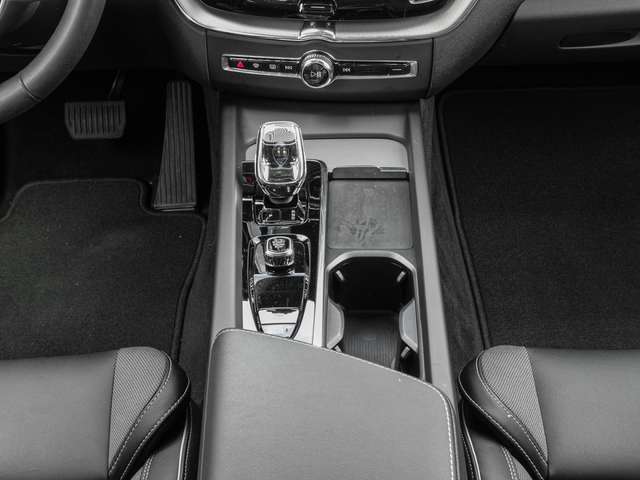 Volvo  T8 Twin Engine AWD R Design Plug-In Pano Sthz. LED