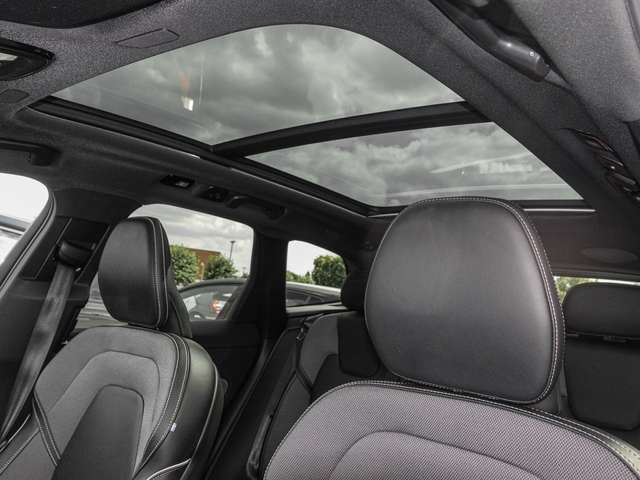 Volvo  T8 Twin Engine AWD R Design Plug-In Pano Sthz. LED