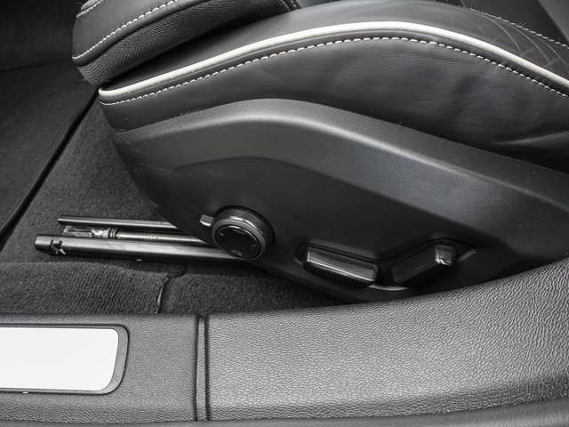Volvo  B5 AWD Ultimate Dark AWD Head UP ACC LED