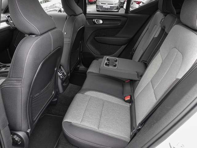 Volvo  T4 2WD Core Plug-In Recharge AHK LED 360Grad