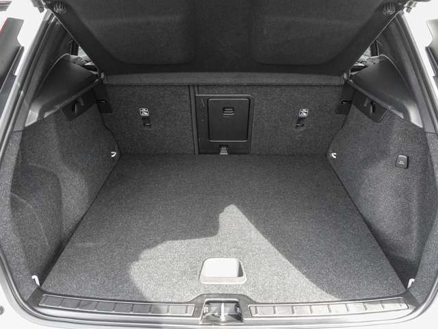 Volvo  T4 2WD Core Plug-In Recharge AHK LED 360Grad