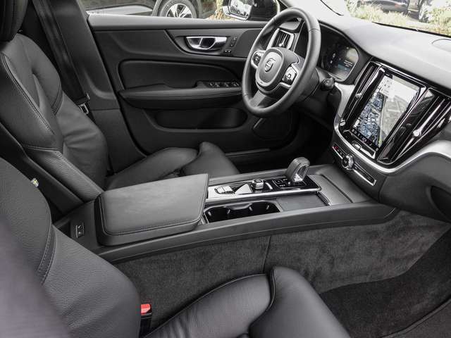 Volvo  B4 AWD Plus LED 4xShz.