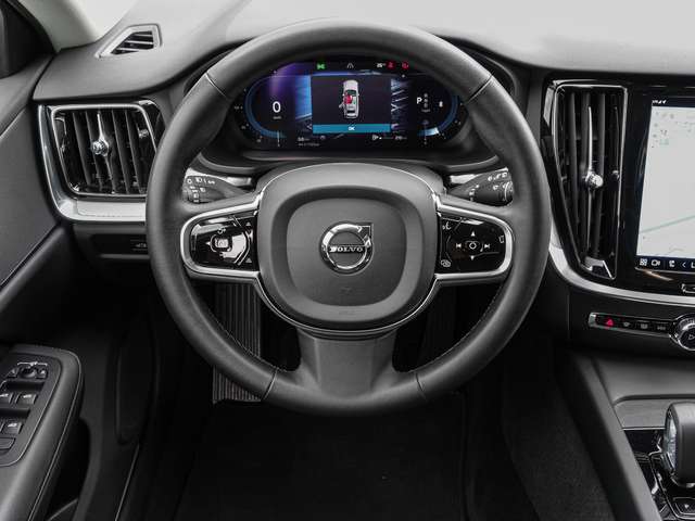 Volvo  B4 AWD Plus LED