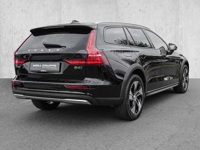 Volvo  B4 AWD Plus LED