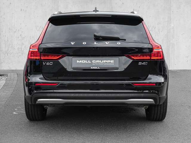 Volvo  B4 AWD Plus LED