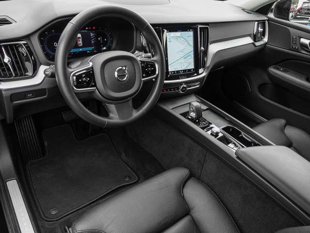 Volvo  B4 AWD Plus LED