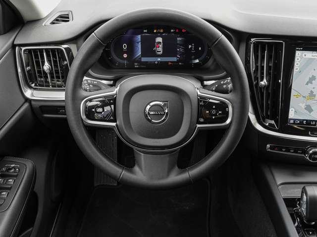 Volvo  B4 AWD Plus AHK LED