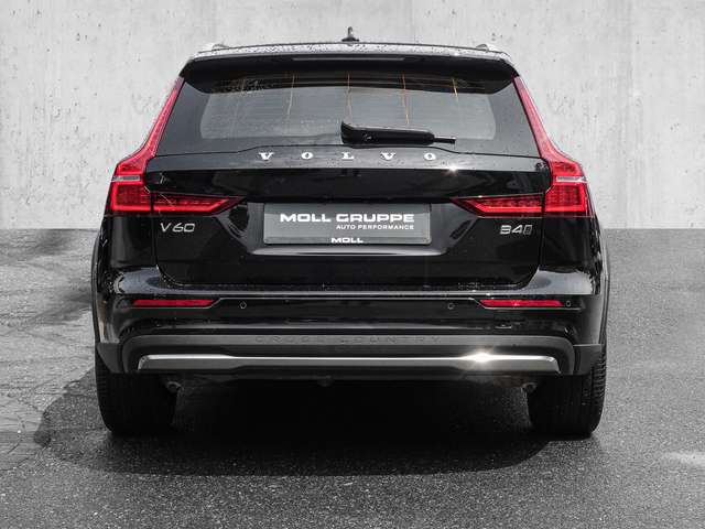 Volvo  B4 AWD Plus AHK LED