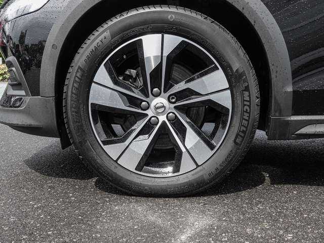 Volvo  B4 AWD Plus AHK LED
