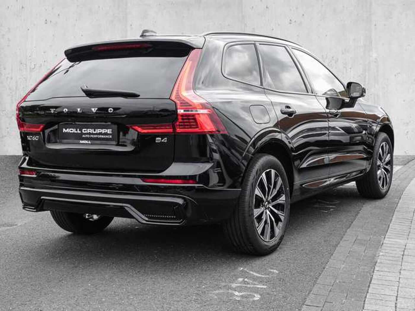 Volvo  B4 2WD Plus Dark SHZ AUT EL. HECK FLA KAM
