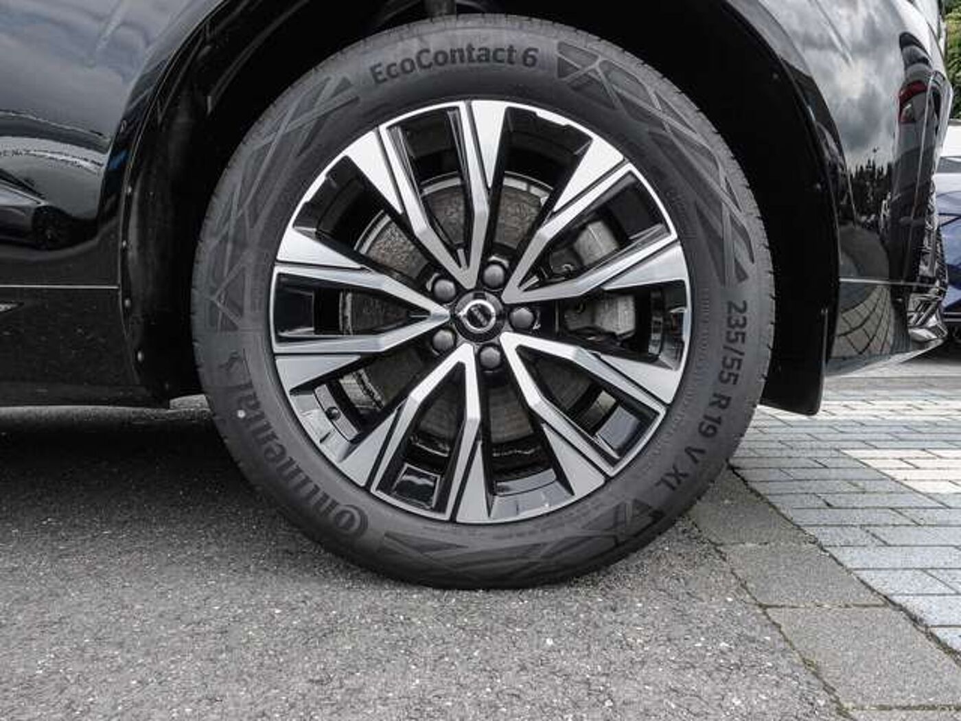 Volvo  B4 2WD Plus Dark SHZ AUT EL. HECK FLA KAM