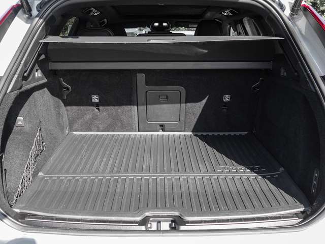 Volvo  AWD R Design ACC AUT DYNLICHT EL. HECK FLA