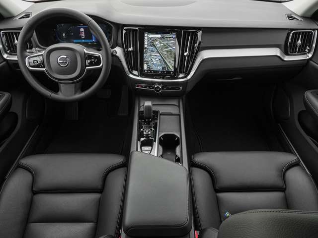 Volvo  B4 AWD Plus Kamera LED