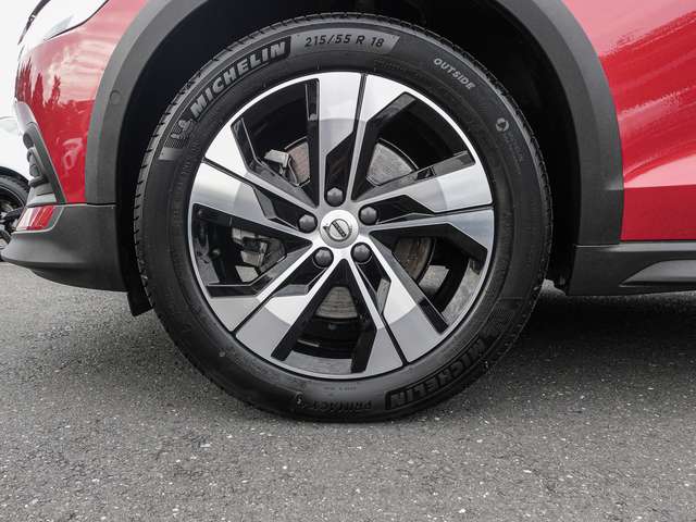 Volvo  B4 AWD Plus Kamera LED