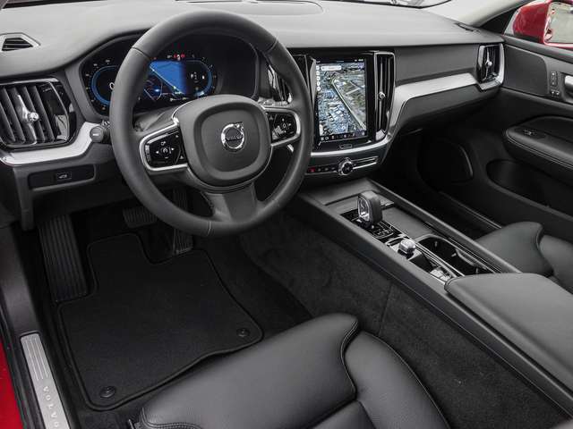 Volvo  B4 AWD Plus Kamera LED