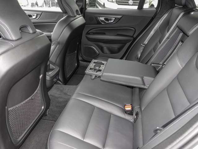Volvo  B4 AWD Plus 4xSHZ ACC LED