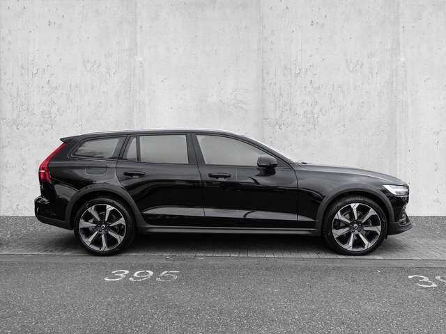 Volvo  B4 AWD Plus 4xSHZ  AHK Harman/Kardon