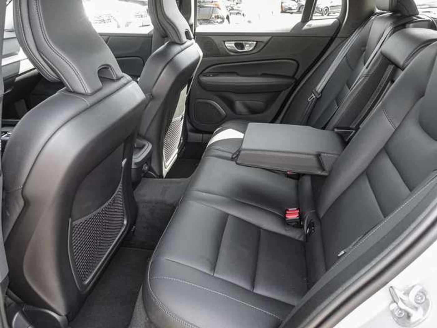 Volvo  B4 AWD Plus 4xSHZ ACC LED Kamera