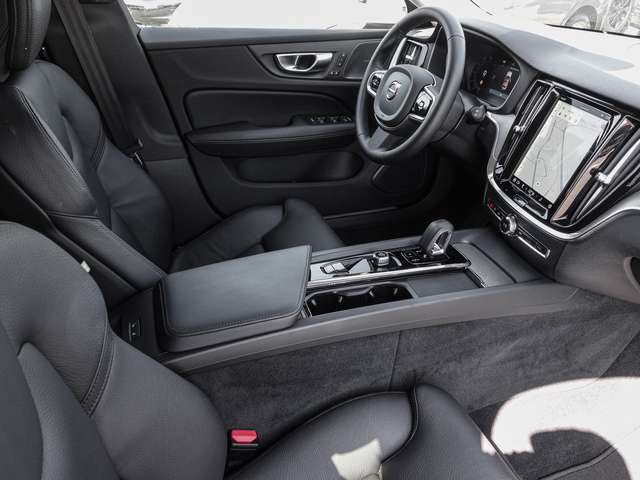 Volvo  B4 AWD Plus 4xSHZ ACC Harman/Kardon