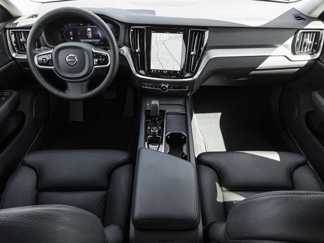 Volvo  B4 AWD Plus 4xSHZ ACC Harman/Kardon