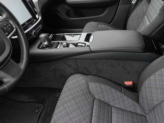 Volvo  T6 Twin Engine AWD Core Plug-In LED Kamera