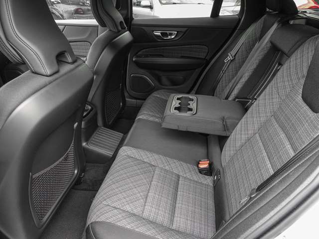 Volvo  T6 Twin Engine AWD Core Plug-In LED Kamera