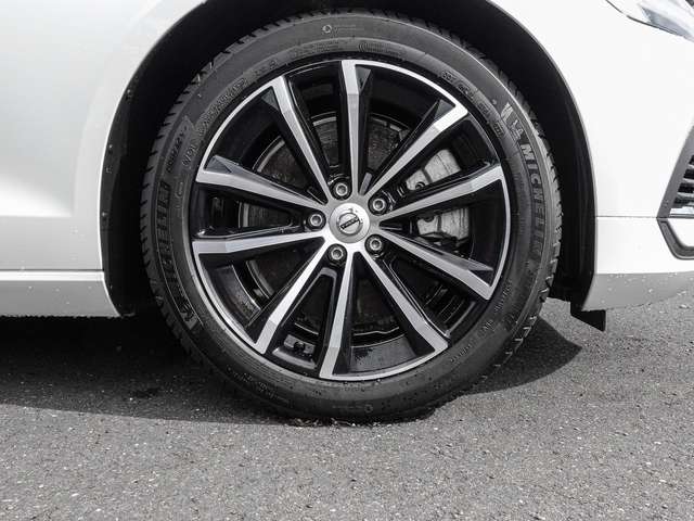 Volvo  T6 Twin Engine AWD Core Plug-In LED Kamera