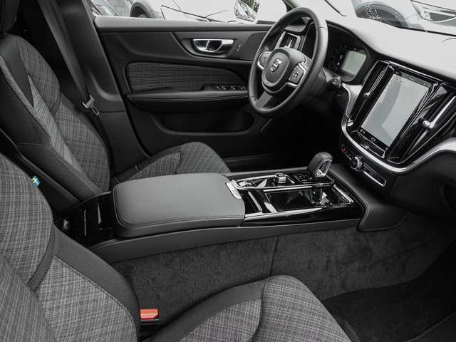 Volvo  T6 Twin Engine AWD Core Plug-In LED Kamera
