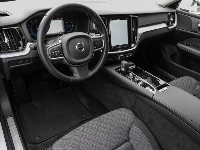 Volvo  T6 Twin Engine AWD Core Plug-In LED Kamera