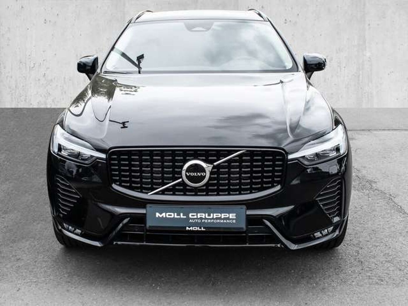 Volvo  B4 2WD Plus Dark 2WD AUT EL. HECK Sthz. LED
