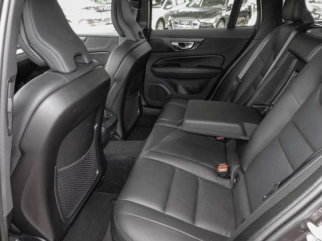 Volvo  B4 AWD Plus 4xSHZ ACC LED