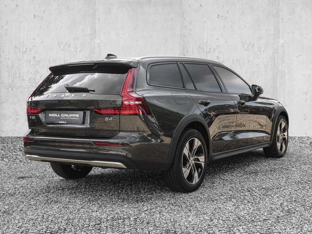 Volvo  B4 AWD Plus 4xSHZ ACC LED