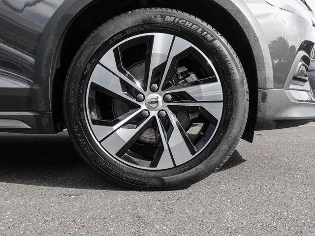 Volvo  B4 AWD Plus 4xSHZ ACC LED