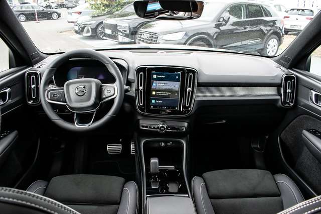 Volvo  P8 Pure Electric 2WD Plus Recharge ACC AUT