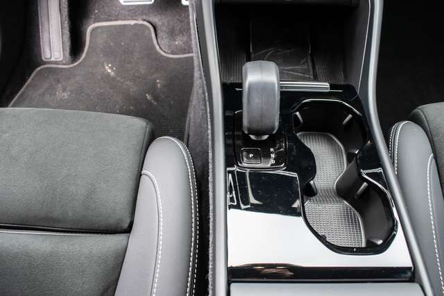 Volvo  P8 Pure Electric 2WD Plus Recharge ACC AUT