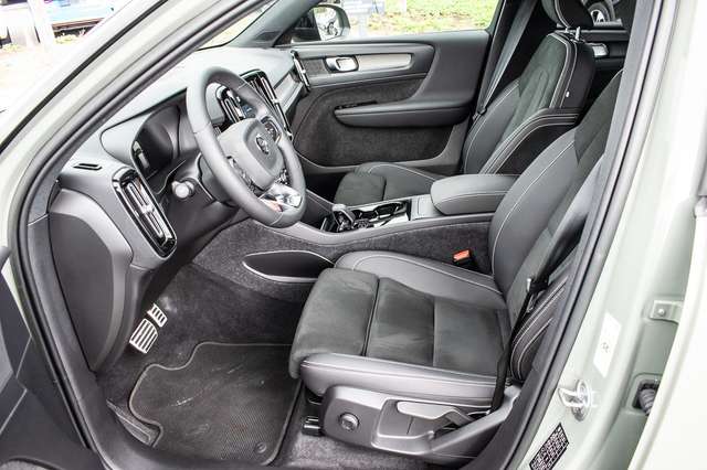 Volvo  P8 Pure Electric 2WD Plus Recharge ACC AUT