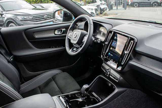 Volvo  P8 Pure Electric 2WD Plus Recharge ACC AUT
