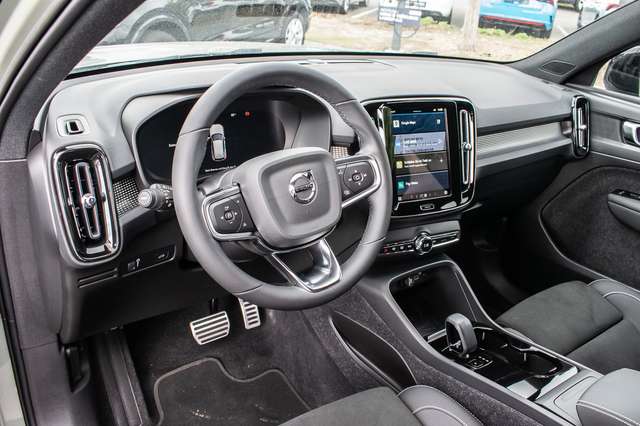 Volvo  P8 Pure Electric 2WD Plus Recharge ACC AUT