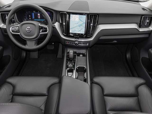 Volvo  B4 2WD Plus Dark AHK 4xSHZ LED