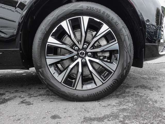 Volvo  B4 2WD Plus Dark AHK 4xSHZ LED
